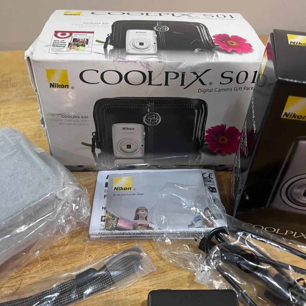 Nikon coolpix s01